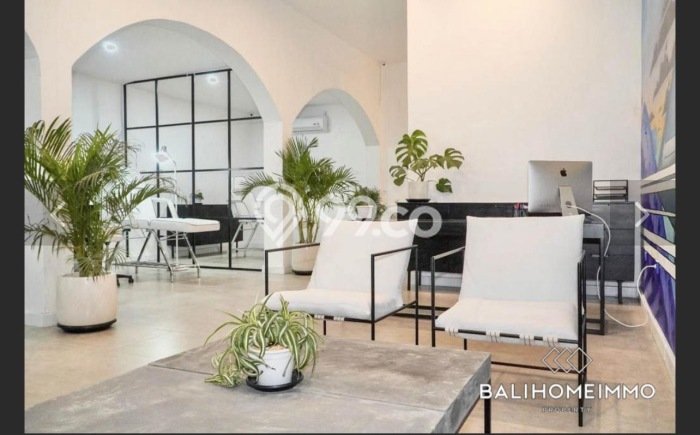 Ruko di Petitenget, Luas 76m², Akses Utama, Siap Bisnis Ruko di Petitenget, Luas 76m², Akses Utama, Siap Bisnis