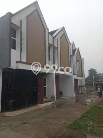 Dijual Rumah 4 Kamar Lokasi Strategis Nyaman dan Strategis di Ciracas Dijual Rumah 4 Kamar Lokasi Strategis Nyaman dan Strategis di Ciracas