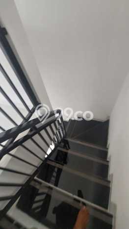 Rumah Modern 2 KT di Bambu Apus Jakarta Timur Semi Furnished Rumah Modern 2 KT di Bambu Apus Jakarta Timur Semi Furnished