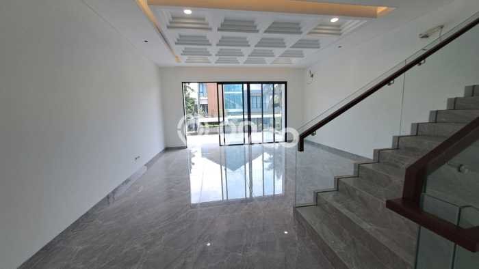 Dijual Rumah Premium dengan Fasilitas Sekitar Komplit di BSD, Tangerang Selatan Dijual Rumah Premium dengan Fasilitas Sekitar Komplit di BSD, Tangerang Selatan