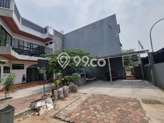 Rumah Mewah Akses Mudah di Jakarta Barat Semi Furnished Rumah Mewah Akses Mudah di Jakarta Barat Semi Furnished
