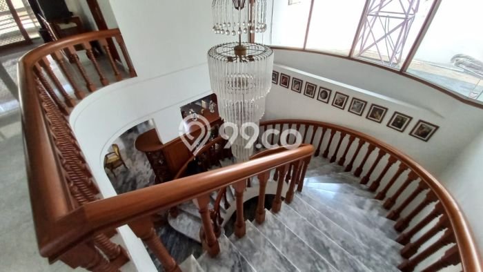 Jual Rumah Luas Elegan Dengan View Cantik di Intercon, Jakarta Barat Jual Rumah Luas Elegan Dengan View Cantik di Intercon, Jakarta Barat