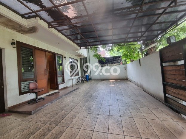 Rumah Elit LB 400m2 Siap Huni Desain Elegan di Intercon, Jakarta Barat Rumah Elit LB 400m2 Siap Huni Desain Elegan di Intercon, Jakarta Barat