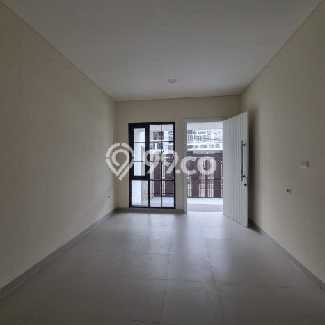 Hunian Elit LB 180m2 Siap Pakai Desain Elegan di Sunrise Garden, Jakarta Barat Hunian Elit LB 180m2 Siap Pakai Desain Elegan di Sunrise Garden, Jakarta Barat