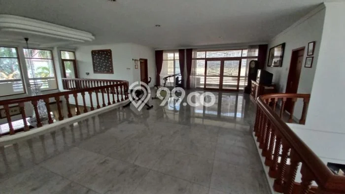 Jual Rumah Luas Elegan Dengan View Cantik di Intercon, Jakarta Barat Jual Rumah Luas Elegan Dengan View Cantik di Intercon, Jakarta Barat