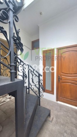 Rumah Elit LB 600m2 Siap Pakai Desain Elegan di BSD, Tangerang Rumah Elit LB 600m2 Siap Pakai Desain Elegan di BSD, Tangerang