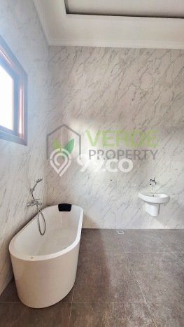 Rumah Elit LB 600m2 Siap Pakai Desain Elegan di BSD, Tangerang Rumah Elit LB 600m2 Siap Pakai Desain Elegan di BSD, Tangerang