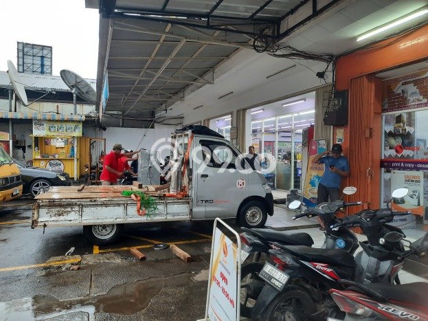 Unit Komersial Dijual di Bekasi LT 1660m2 & LB 2000m2 Unit Komersial Dijual di Bekasi LT 1660m2 & LB 2000m2