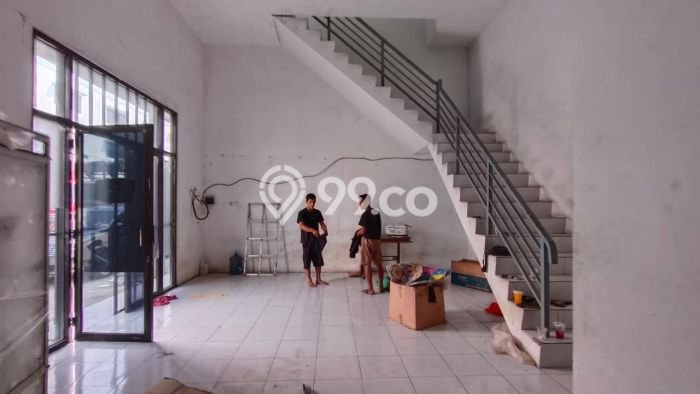 PRIME LOCATION! Gudang Kawasan Teluk Naga, Luas 288m², Area Bisnis, Posisi Premium PRIME LOCATION! Gudang Kawasan Teluk Naga, Luas 288m², Area Bisnis, Posisi Premium