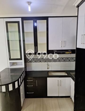 Rumah Eksklusif lokasi Taman Surya, Jakarta Barat, Luas 90m2m² LB 140m2m² Rumah Eksklusif lokasi Taman Surya, Jakarta Barat, Luas 90m2m² LB 140m2m²