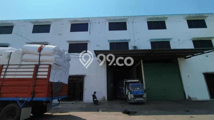 PRIME LOCATION! Gudang Kawasan Teluk Naga, Luas 288m², Area Bisnis, Posisi Premium PRIME LOCATION! Gudang Kawasan Teluk Naga, Luas 288m², Area Bisnis, Posisi Premium