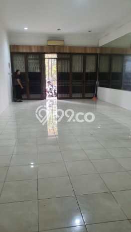 AREA KOMERSIAL! Ruko For Rent Kawasan Antapani, Luas 180m2m², Jalan Utama, Siap Operasi AREA KOMERSIAL! Ruko For Rent Kawasan Antapani, Luas 180m2m², Jalan Utama, Siap Operasi