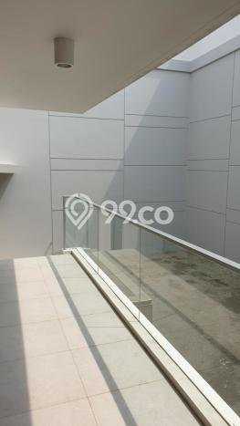 For Sale! Luxury House LT 250m2 Desain Elegan di Pantai Indah Kapuk For Sale! Luxury House LT 250m2 Desain Elegan di Pantai Indah Kapuk
