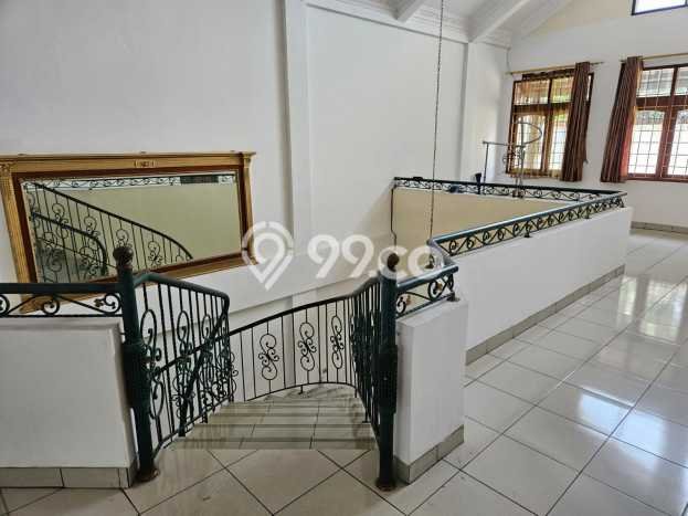 Rumah Elit Modern Siap Huni di Sarijadi Bandung Rumah Elit Modern Siap Huni di Sarijadi Bandung