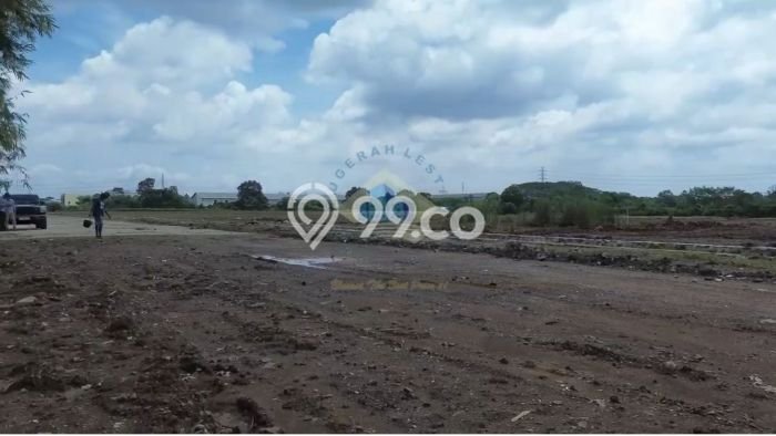 Lahan Kosong Dijual di Tangerang dengan Area 6400m2 Lahan Kosong Dijual di Tangerang dengan Area 6400m2