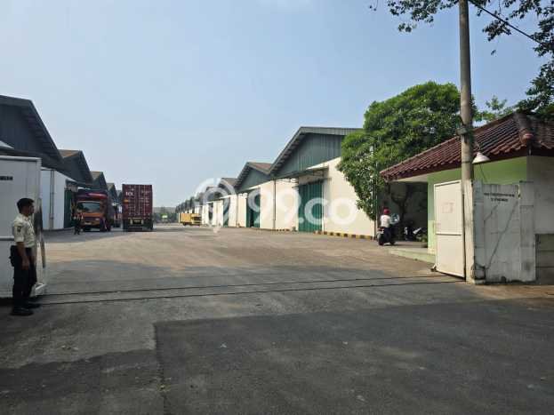 Disewakan Gudang di Kawasan Ramai Jatake Luas 12150m2 Disewakan Gudang di Kawasan Ramai Jatake Luas 12150m2