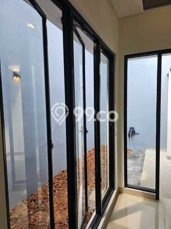 Dijual Rumah 3 Kamar Lokasi Strategis Nyaman dan Strategis di BSD Dijual Rumah 3 Kamar Lokasi Strategis Nyaman dan Strategis di BSD