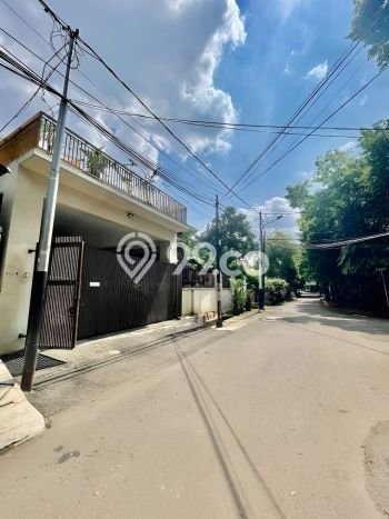 Hunian Mewah Siap Huni LT 395m2 di Kebayoran Baru, Jakarta Selatan Hunian Mewah Siap Huni LT 395m2 di Kebayoran Baru, Jakarta Selatan