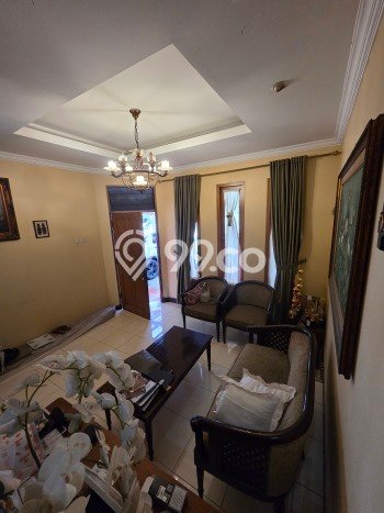 Ready to Use! Luxury House LT 140m2 Desain Modern di Pondok Indah Ready to Use! Luxury House LT 140m2 Desain Modern di Pondok Indah
