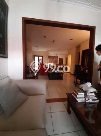 Rumah Elit Modern Tanpa Renovasi di Pondok Indah Jakarta Selatan Rumah Elit Modern Tanpa Renovasi di Pondok Indah Jakarta Selatan
