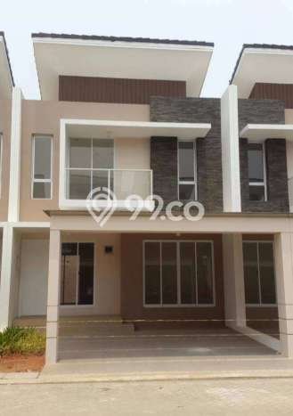 LOKASI PREMIUM! Rumah di Semanan, 3 KT, Lingkungan Strategis, LT 90m² Bangunan 127m² LOKASI PREMIUM! Rumah di Semanan, 3 KT, Lingkungan Strategis, LT 90m² Bangunan 127m²