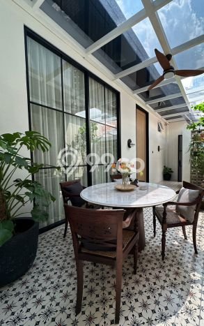 Rumah Luxury Modern Tanpa Renovasi di Kebon Sirih Jakarta Pusat Rumah Luxury Modern Tanpa Renovasi di Kebon Sirih Jakarta Pusat