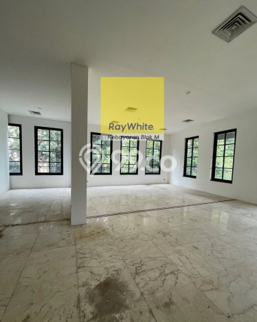 Unit Komersial Dijual di Jakarta Selatan LT 350m2 & LB 600m2 Unit Komersial Dijual di Jakarta Selatan LT 350m2 & LB 600m2