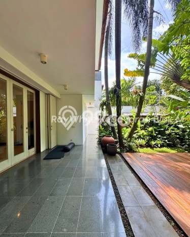 Rumah sewa siap huni 6 KT di Kemang, Jakarta Selatan Rumah sewa siap huni 6 KT di Kemang, Jakarta Selatan
