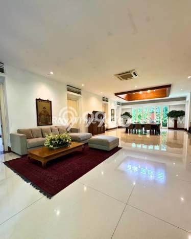 Rumah sewa siap huni 6 KT di Kemang, Jakarta Selatan Rumah sewa siap huni 6 KT di Kemang, Jakarta Selatan