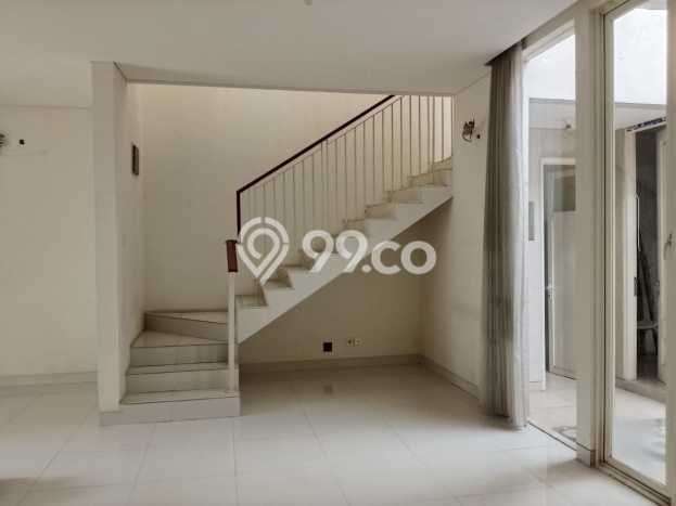 Dijual Rumah Modern 4 KT di Pakuwon, Surabaya Dijual Rumah Modern 4 KT di Pakuwon, Surabaya