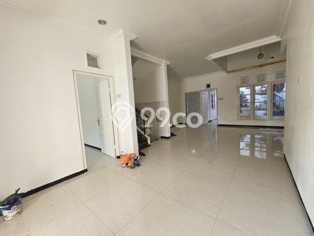 Dijual Rumah Premium dengan Fasilitas Sekitar Komplit di Wiyung, Surabaya Dijual Rumah Premium dengan Fasilitas Sekitar Komplit di Wiyung, Surabaya