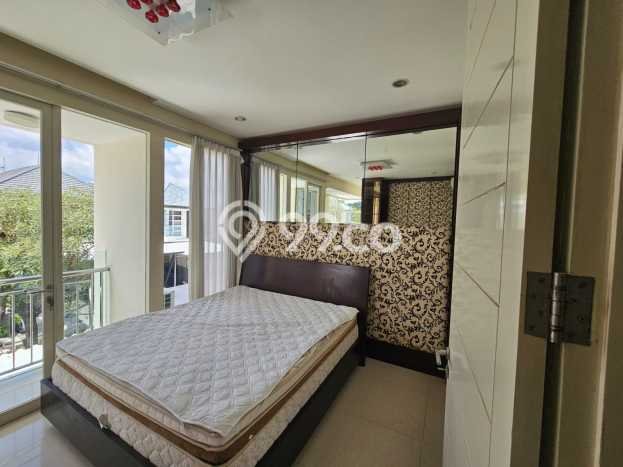 Rumah Luxury Modern Tanpa Renovasi di Pakuwon Indah Surabaya Rumah Luxury Modern Tanpa Renovasi di Pakuwon Indah Surabaya