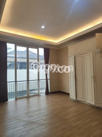 Jarang Ada! Rumah Kontrakan 5 Kamar Bagus Siap Huni Pakuwon Indah Jarang Ada! Rumah Kontrakan 5 Kamar Bagus Siap Huni Pakuwon Indah
