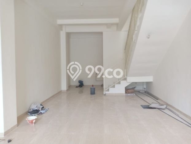 Ruko Dijual di Surabaya LT 135m2 & LB 92m2 Lokasi Terbaik! Ruko Dijual di Surabaya LT 135m2 & LB 92m2 Lokasi Terbaik!