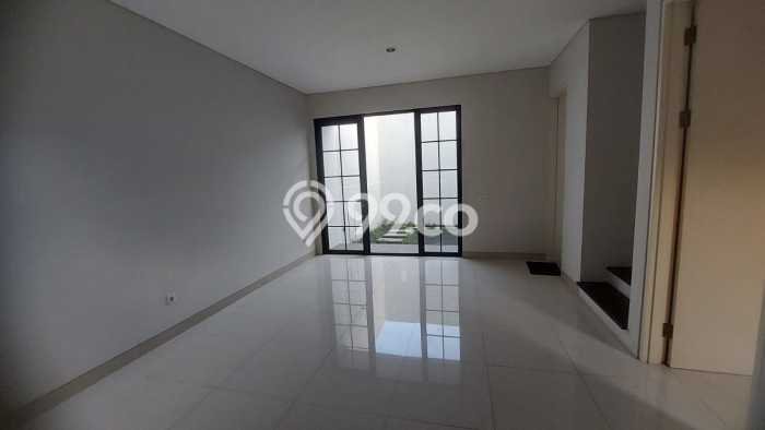 Rumah Modern 3 KT LT 112m2 di Gresik Kota Rumah Modern 3 KT LT 112m2 di Gresik Kota