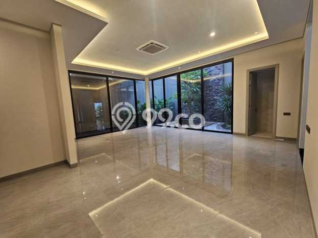 Rumah Mewah LB 600m2 Siap Huni Desain Elegan di Surabaya Kota, Surabaya Rumah Mewah LB 600m2 Siap Huni Desain Elegan di Surabaya Kota, Surabaya