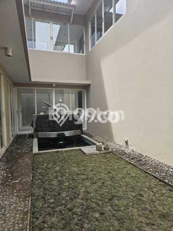 Ready to Use! Premium House LT 375m2 Desain Modern di Surabaya Kota Ready to Use! Premium House LT 375m2 Desain Modern di Surabaya Kota