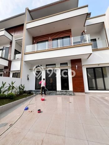 For Sale! Luxury House LT 218m2 Desain Modern di BSD Kencana Loka For Sale! Luxury House LT 218m2 Desain Modern di BSD Kencana Loka