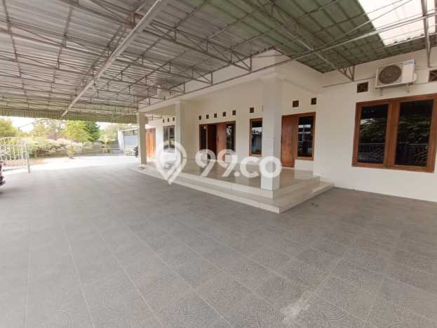 Rumah di Godean, 5 KM, Konsep Modern, Luas 750m2m² Bangunan 600m2m² Rumah di Godean, 5 KM, Konsep Modern, Luas 750m2m² Bangunan 600m2m²