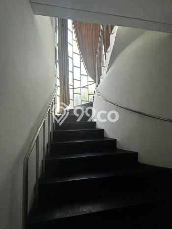 Hunian Elit LB 200m2 Siap Huni Desain Elegan di Jati Padang, Jakarta Selatan Hunian Elit LB 200m2 Siap Huni Desain Elegan di Jati Padang, Jakarta Selatan