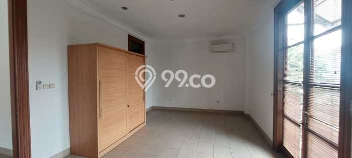 Disewakan! Rumah 5 Kamar Tidur &
4 Kamar Mandi di Kemang, Jakarta Selatan Disewakan! Rumah 5 Kamar Tidur &
4 Kamar Mandi di Kemang, Jakarta Selatan
