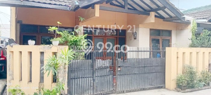 For Sale Hunian Rumah Terawat 4 KT di Kopo, Bandung For Sale Hunian Rumah Terawat 4 KT di Kopo, Bandung