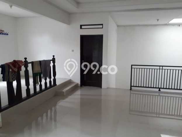 Jarang Ada! Rumah Sewa 6 Kamar Bagus Siap Huni Turangga Jarang Ada! Rumah Sewa 6 Kamar Bagus Siap Huni Turangga