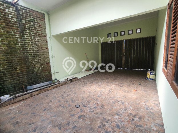 Lokasi strategis! Rumah siap huni disewakan di Arcamanik LB 250m2 Lokasi strategis! Rumah siap huni disewakan di Arcamanik LB 250m2