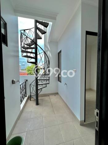 Rumah Modern 3 KT di Tanah Baru Depok Semi Furnished Rumah Modern 3 KT di Tanah Baru Depok Semi Furnished