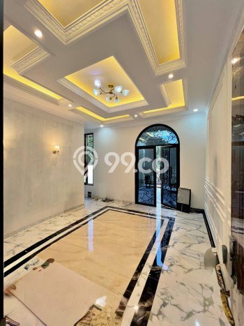 Dijual Rumah Luas Megah Dengan View Cantik di Ragunan, Jakarta Selatan Dijual Rumah Luas Megah Dengan View Cantik di Ragunan, Jakarta Selatan