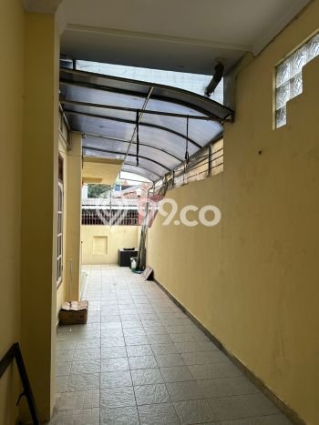 Rumah Luas Asri 4 KT Siap Huni di Tanah Baru Depok Rumah Luas Asri 4 KT Siap Huni di Tanah Baru Depok