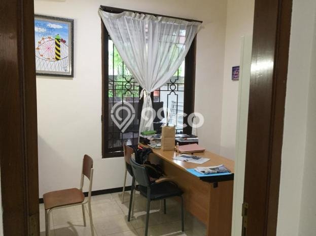 Siap Huni Rumah Mewah 4 Kamar di Wiyung Dekat ke Mana Saja Siap Huni Rumah Mewah 4 Kamar di Wiyung Dekat ke Mana Saja