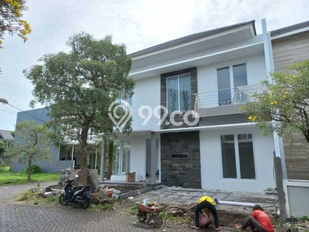 Rumah Strategis 4 KT LT 154m² di Pakal, Surabaya Rumah Strategis 4 KT LT 154m² di Pakal, Surabaya