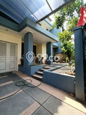 Rumah di Wiyung, Luas 246m², Bangunan 323m² Rumah di Wiyung, Luas 246m², Bangunan 323m²